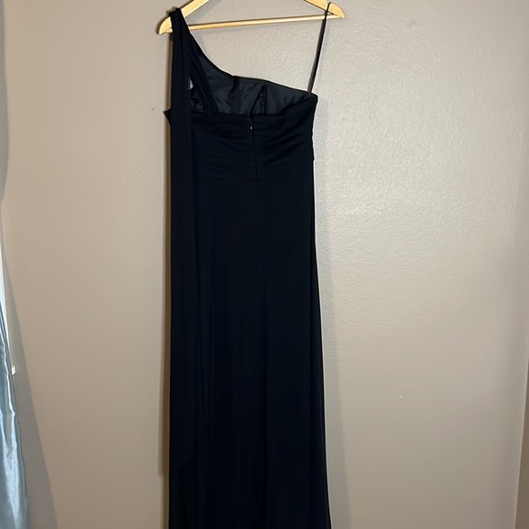 Alex Evenings Black One Shoulder Sheer Overlay Scarf Gown, Size 6 - Picture 5 of 6
